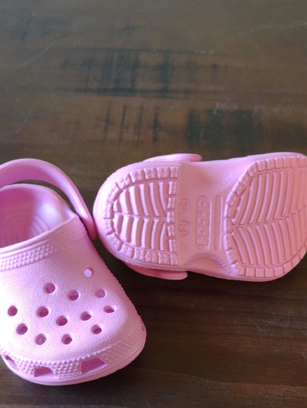 CROCS Kids Classic Clog in Bubblegum Pink